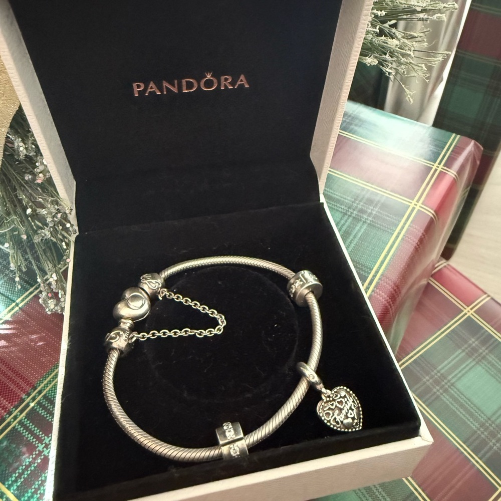 Pandora Silver Bracelet with Family Heart Charm and Family safety chain